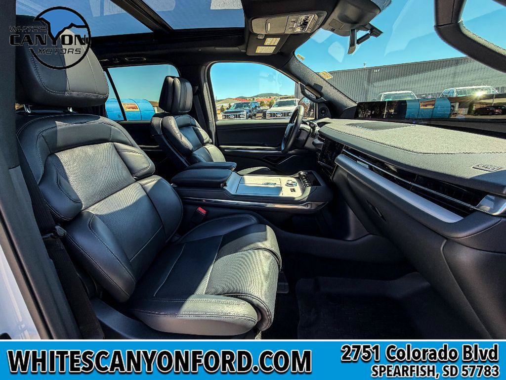 New 2027 Lincoln Navigator L Reserve w/ Jet Appearance Package AWD/4WD image 12