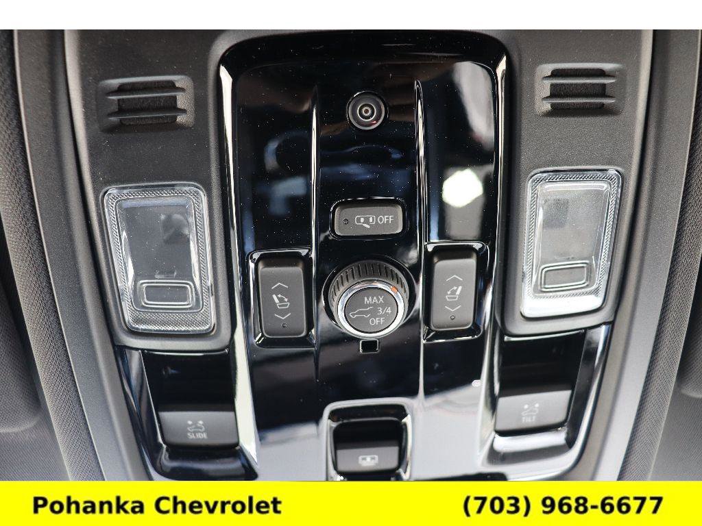 New 2026 Chevrolet Suburban RST image 17