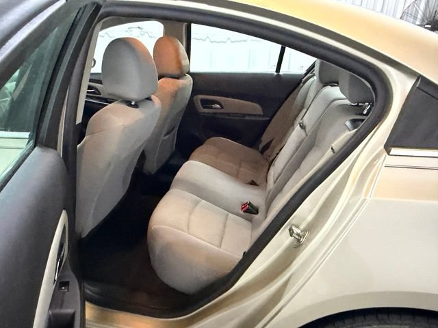 Used 2013 Chevrolet Cruze LT FWD image 15