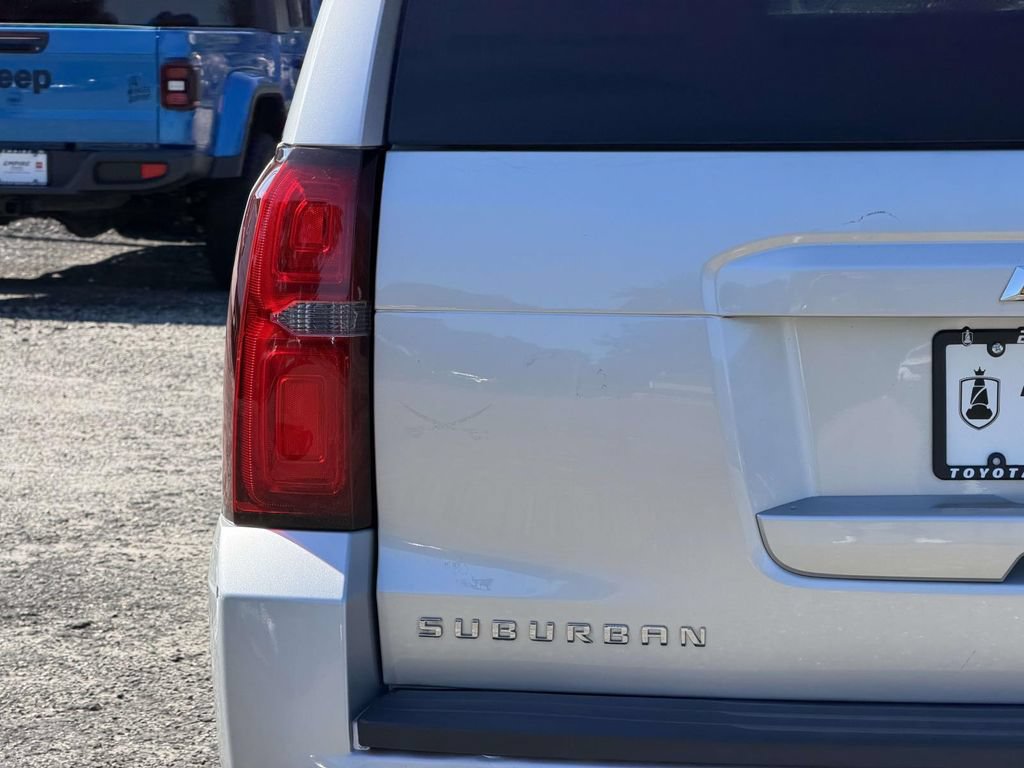 Used 2018 Chevrolet Suburban LT AWD/4WD image 12