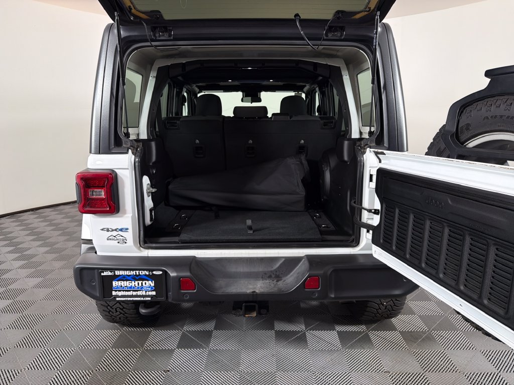 Used 2024 Jeep Wrangler Unlimited w/ Convenience Group AWD/4WD image 22