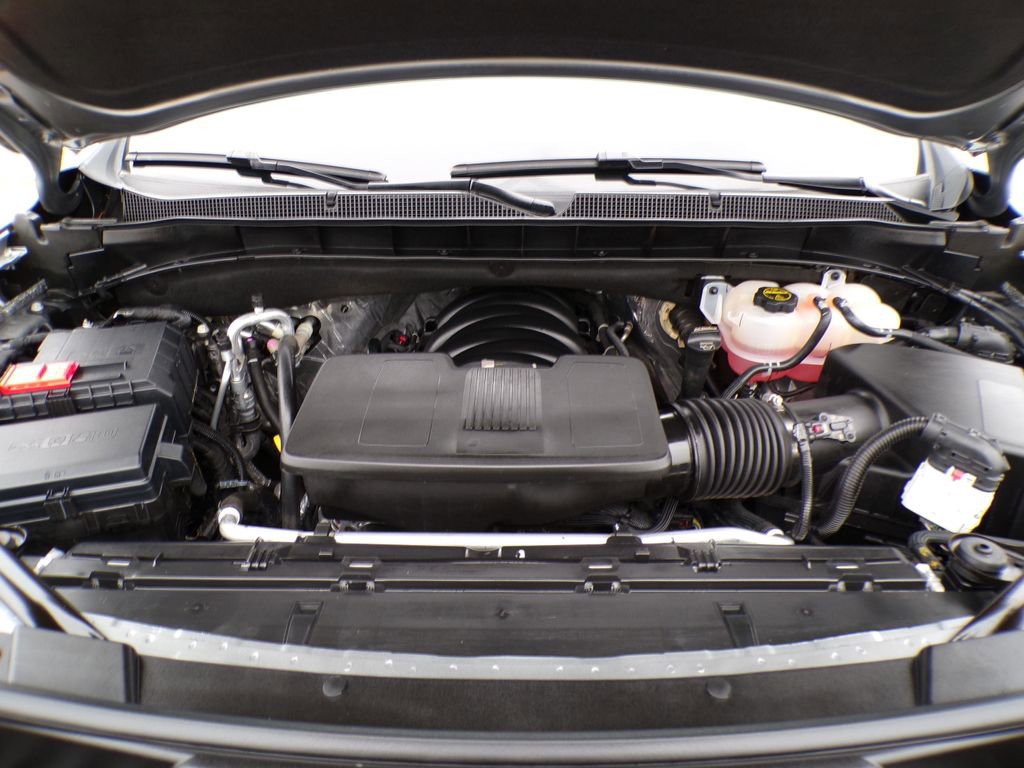 Used 2025 Chevrolet Tahoe Premier AWD/4WD image 28