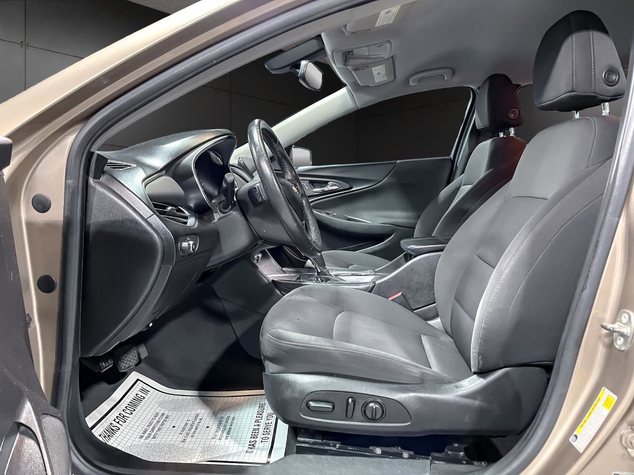 Used 2018 Chevrolet Malibu LT image 14