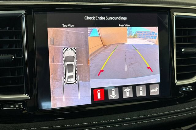 New 2025 Chrysler Pacifica Limited image 16