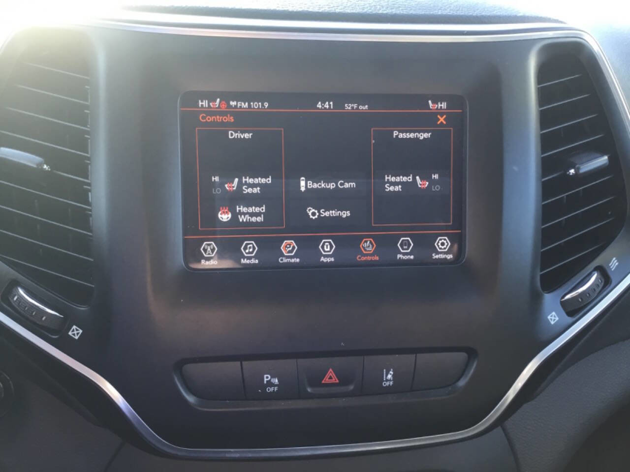 Used 2020 Jeep Cherokee Latitude Lux w/ Comfort/Convenience Group AWD/4WD image 12