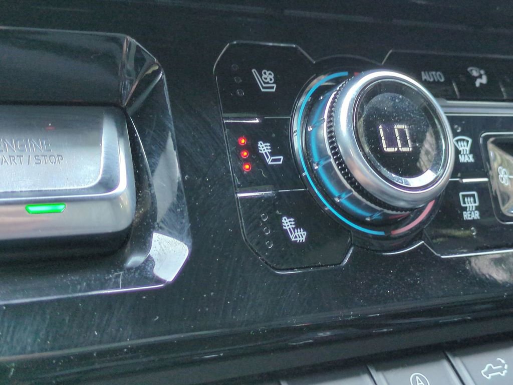 Used 2023 GMC Sierra 1500 AT4 w/ Technology Package image 29