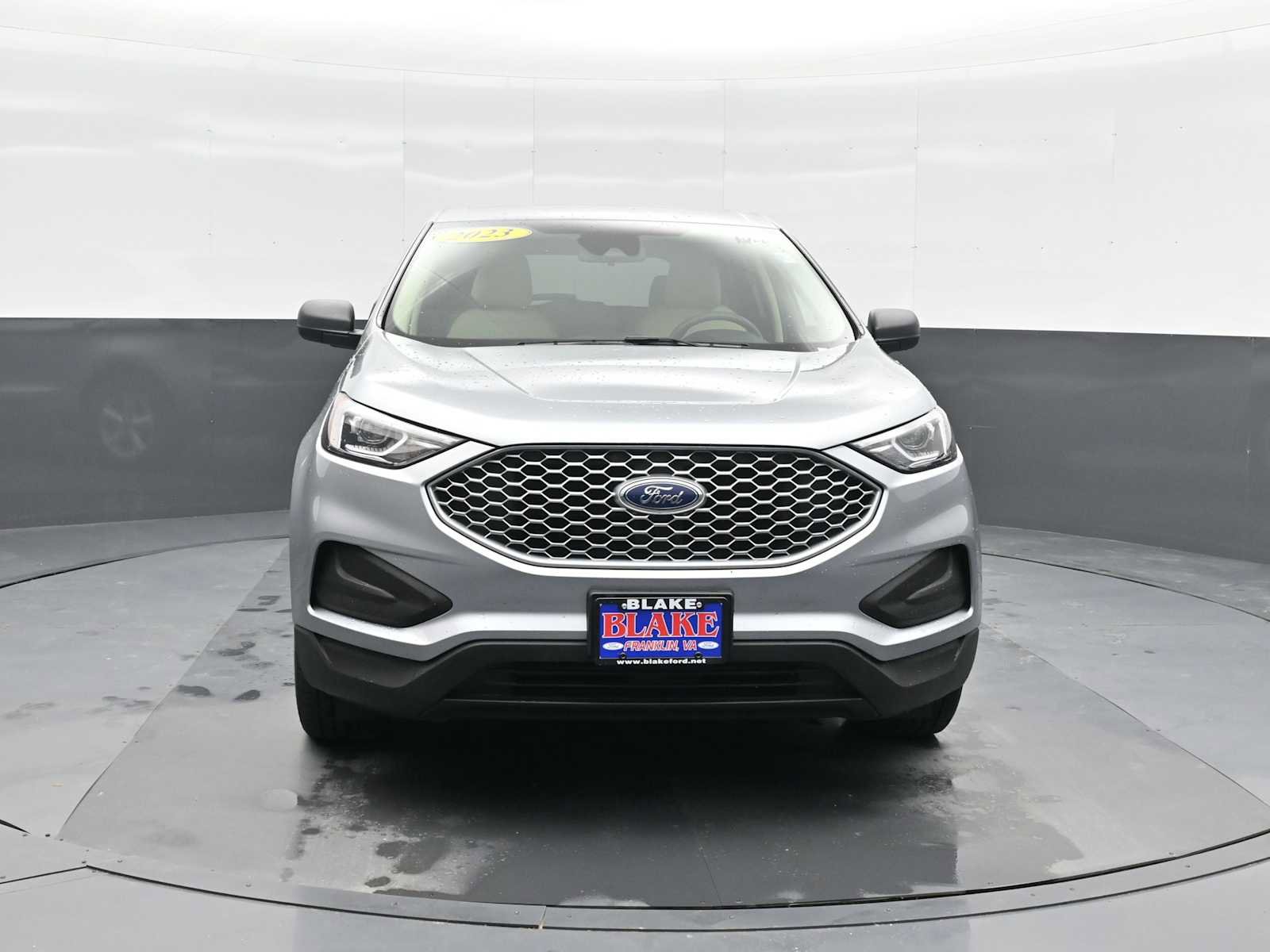 Used 2023 Ford Edge SE AWD/4WD image 3