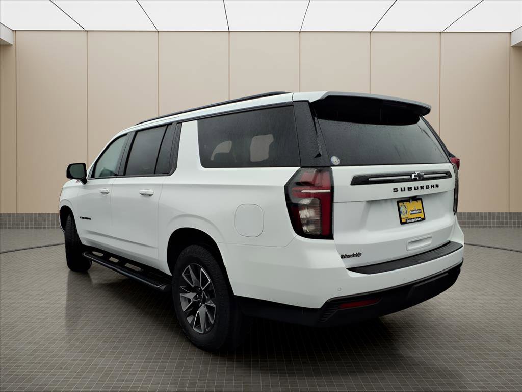 Used 2023 Chevrolet Suburban Z71 w/ Luxury Package image 4