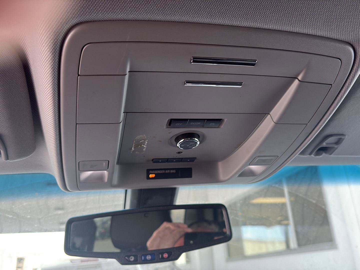 Used 2018 Cadillac Escalade 2WD image 15