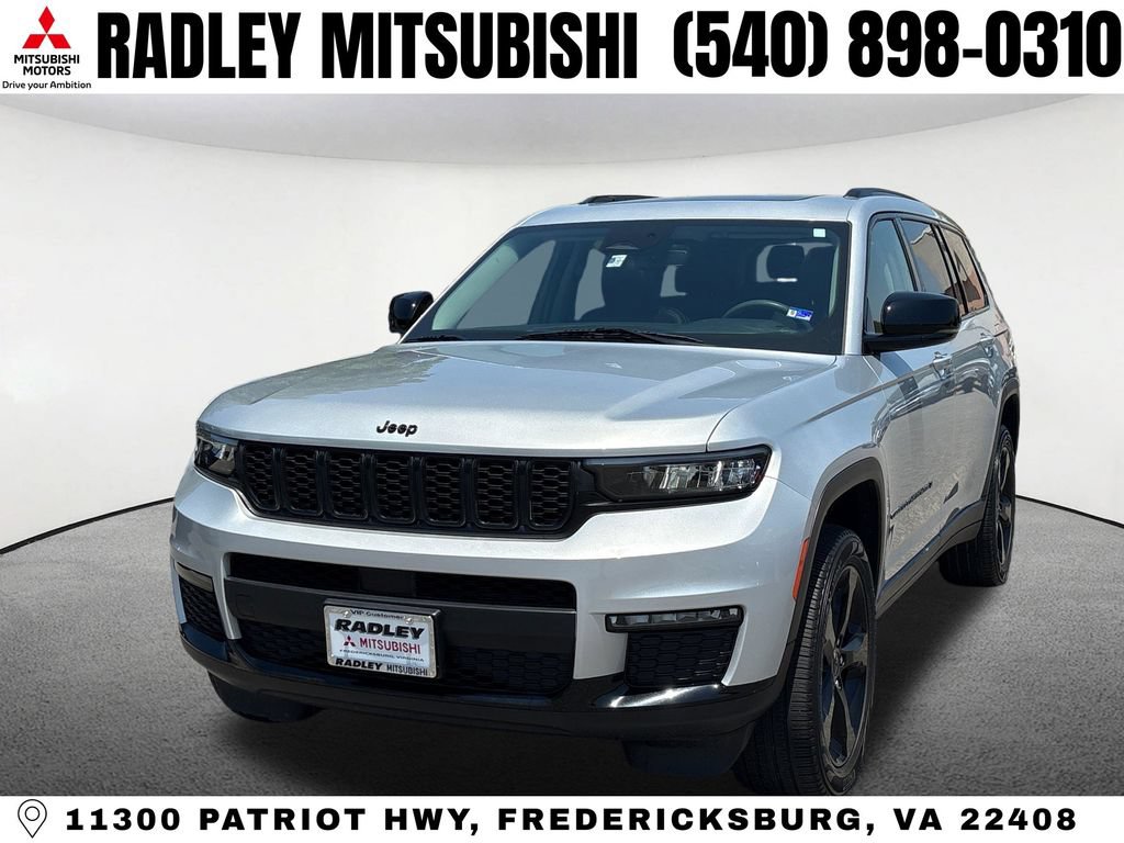 Used 2023 Jeep Grand Cherokee L Limited w/ Black Appearance Package AWD/4WD image 2