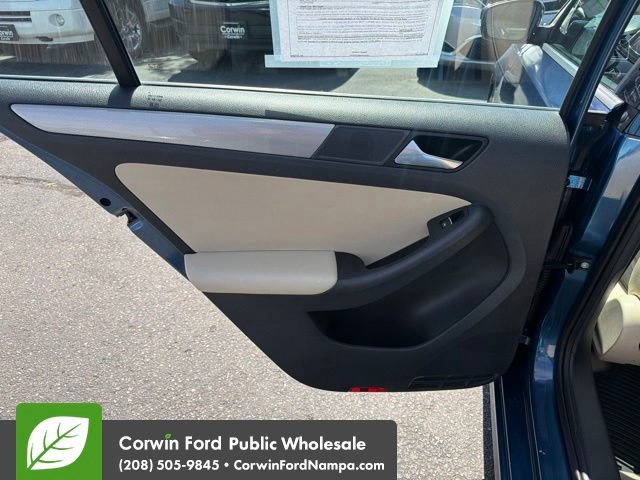 Used 2015 Volkswagen Jetta SE FWD image 26