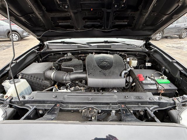 Used 2019 Toyota Tacoma TRD Sport w/ Technology Package image 30