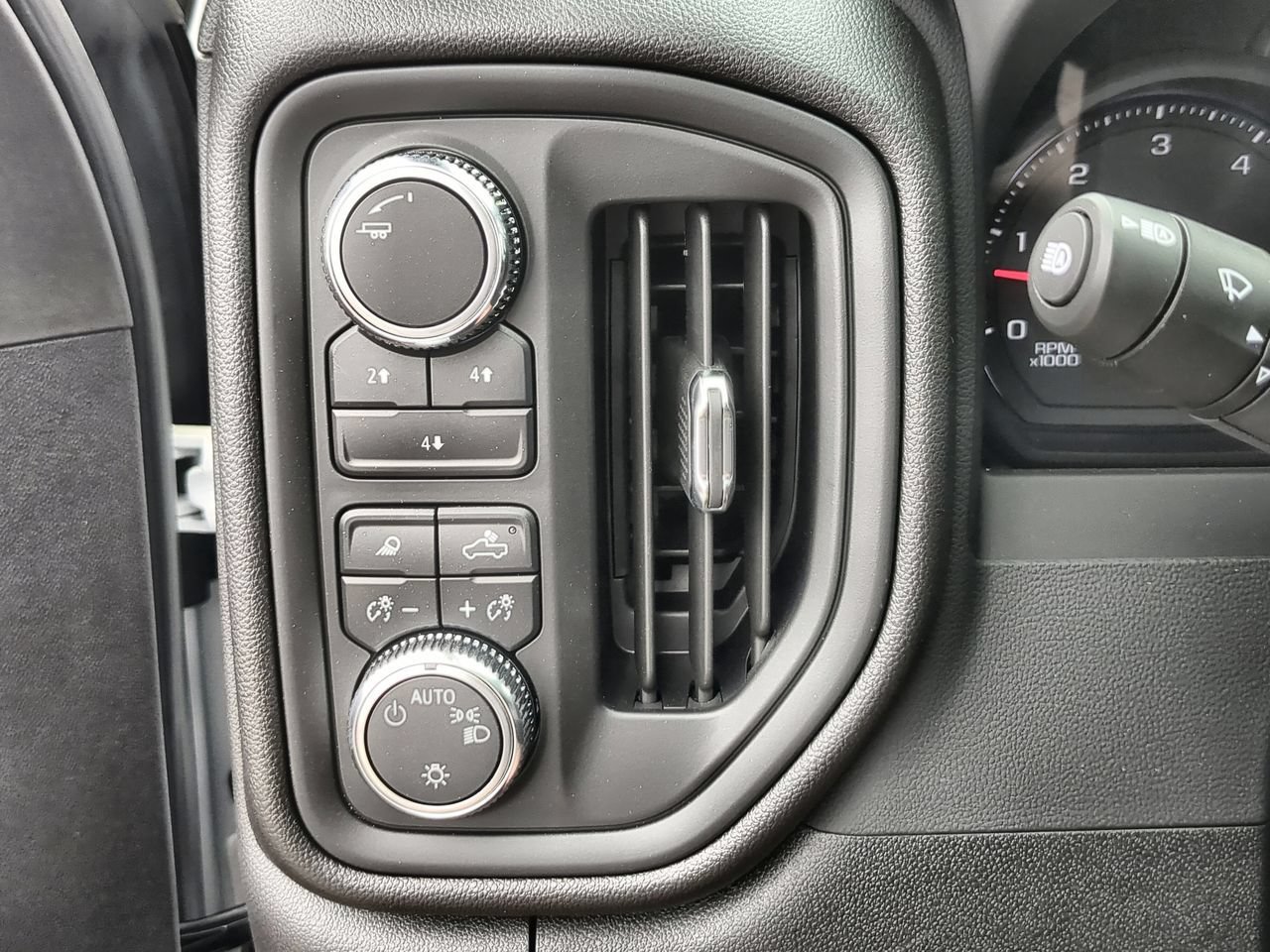 New 2025 GMC Sierra 2500 Pro w/ Convenience Package AWD/4WD image 17
