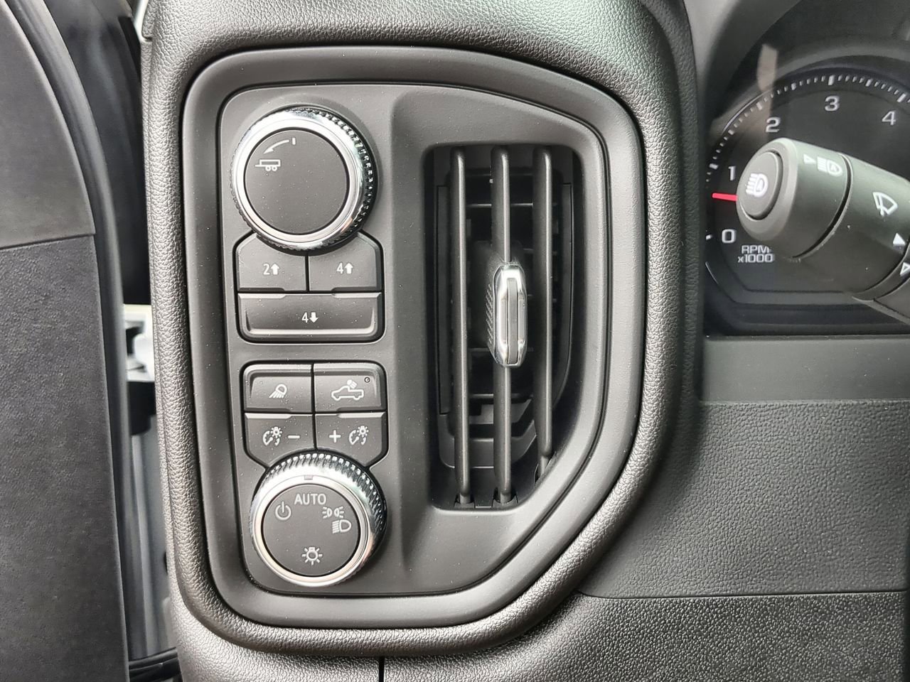 New 2025 GMC Sierra 2500 Pro w/ Convenience Package AWD/4WD image 17