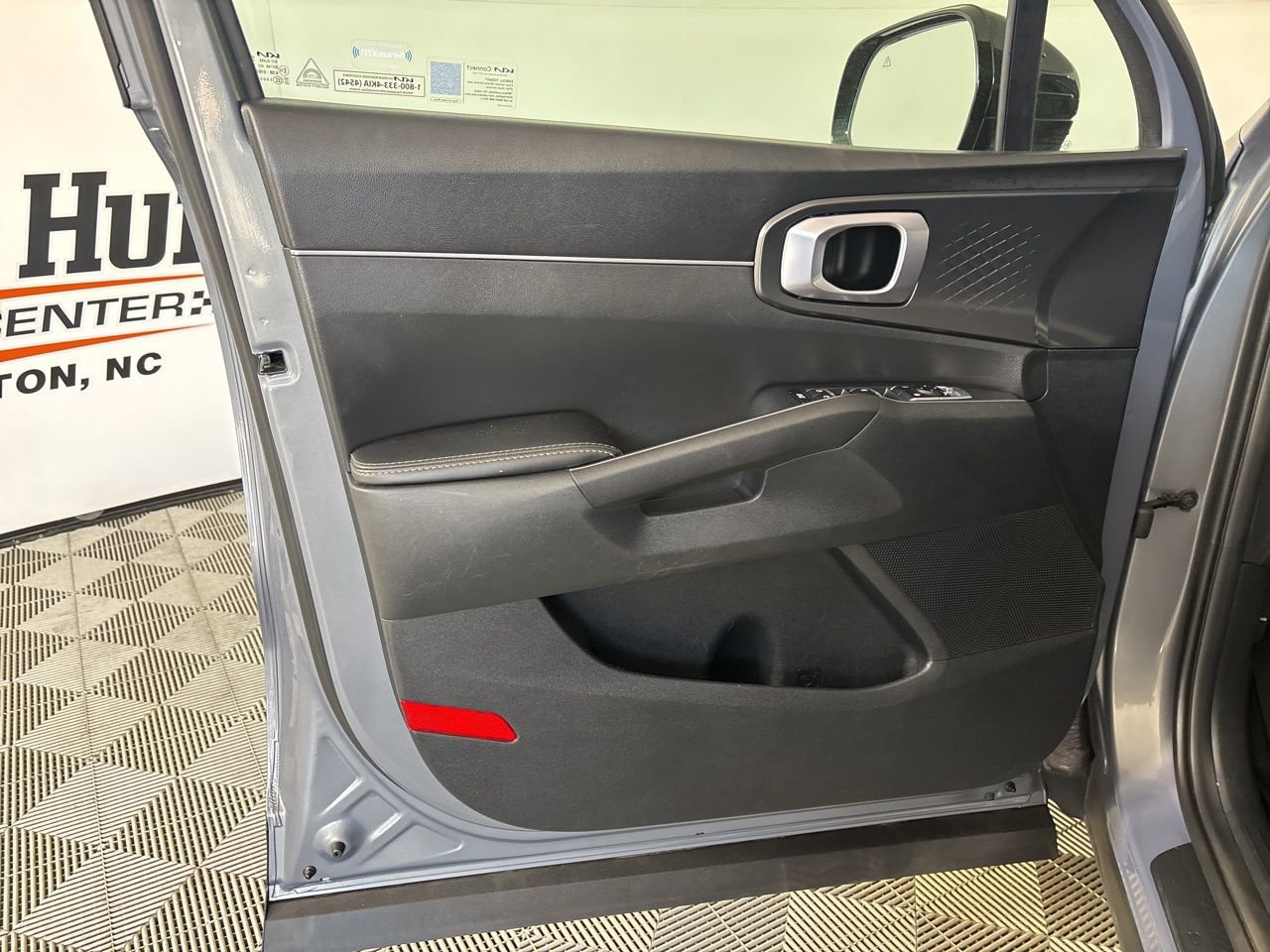 Used 2023 Kia Sorento S w/ Panoramic Sunroof Package FWD image 7