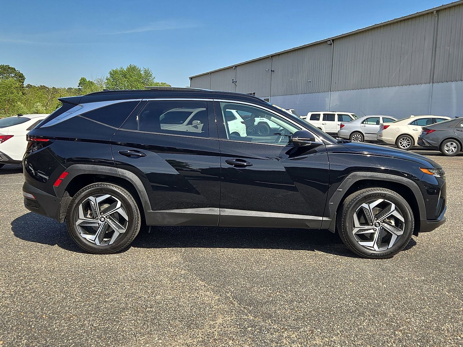Certified 2023 Hyundai Tucson Limited AWD/4WD image 32