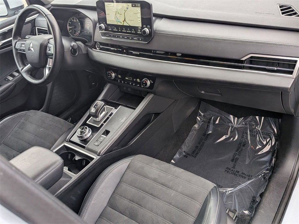 Used 2024 Mitsubishi Outlander SE image 31