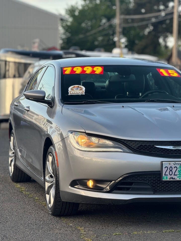 Used 2015 Chrysler 200 S FWD image 9