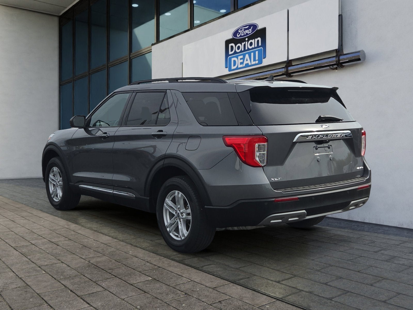 Certified 2023 Ford Explorer XLT w/ Equipment Group 202A AWD/4WD image 5
