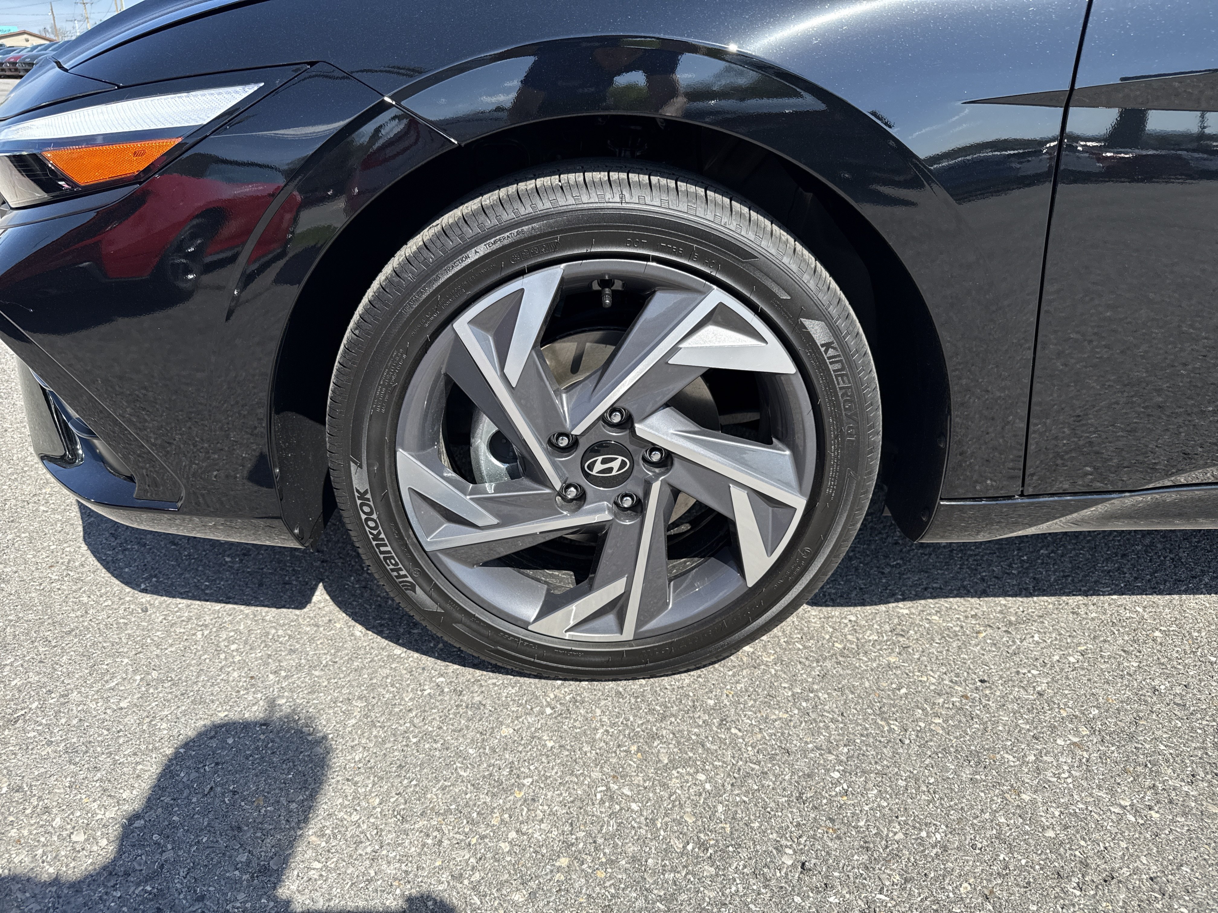 New 2026 Hyundai Elantra Limited FWD image 11