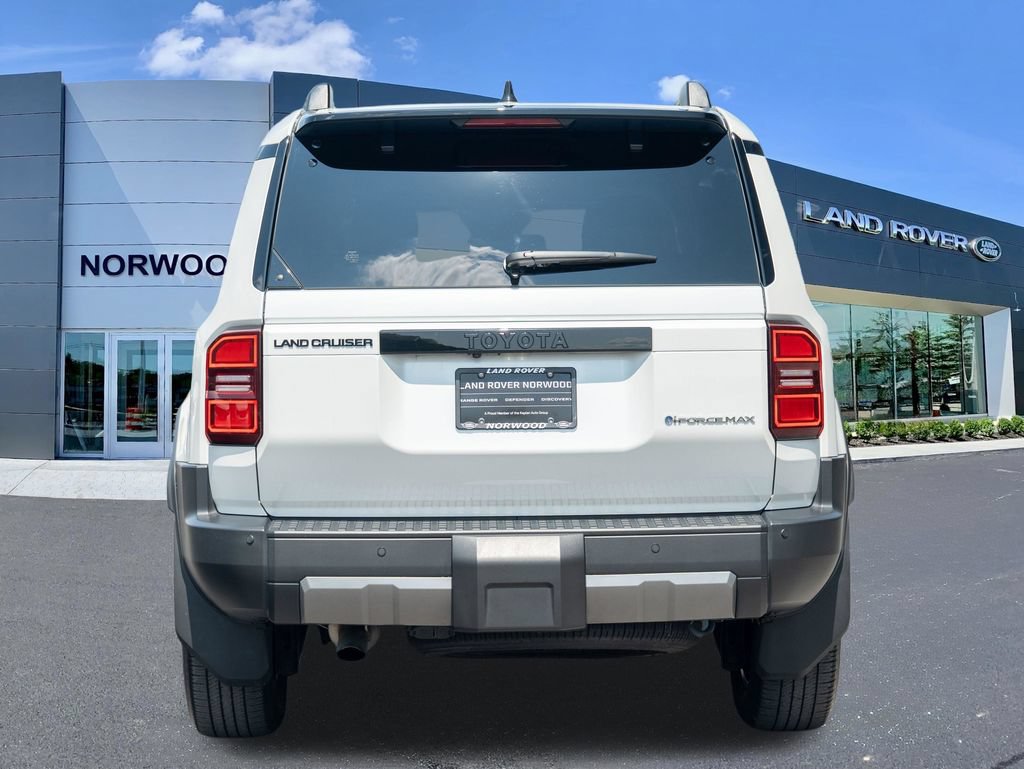 Used 2024 Toyota Land Cruiser w/ Premium Package AWD/4WD image 5