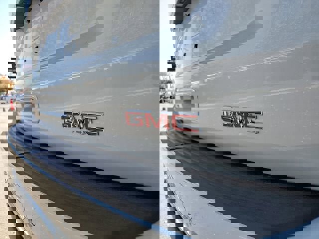 New 2026 GMC Yukon Denali image 7