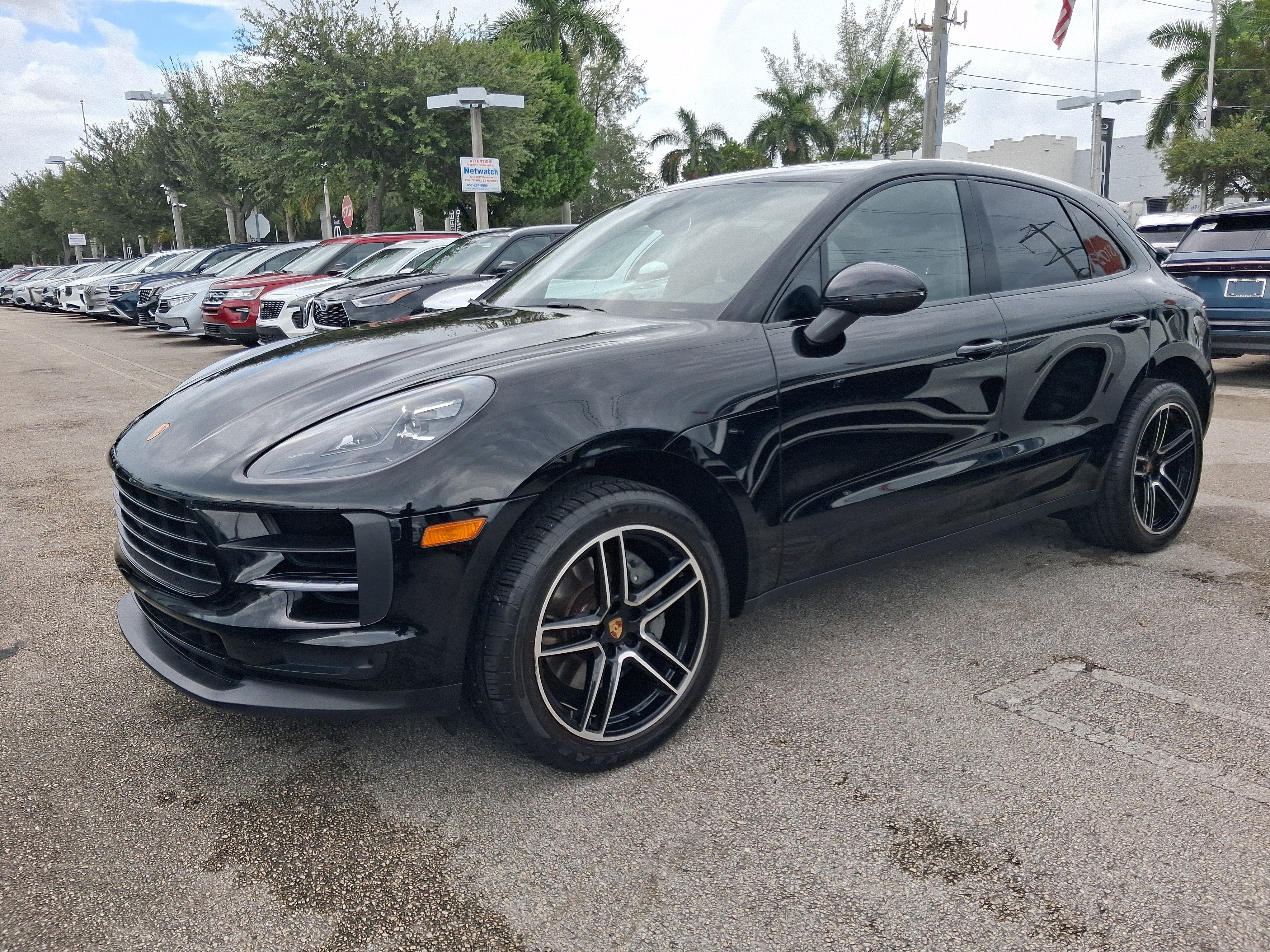 Used 2019 Porsche Macan S AWD/4WD image 2