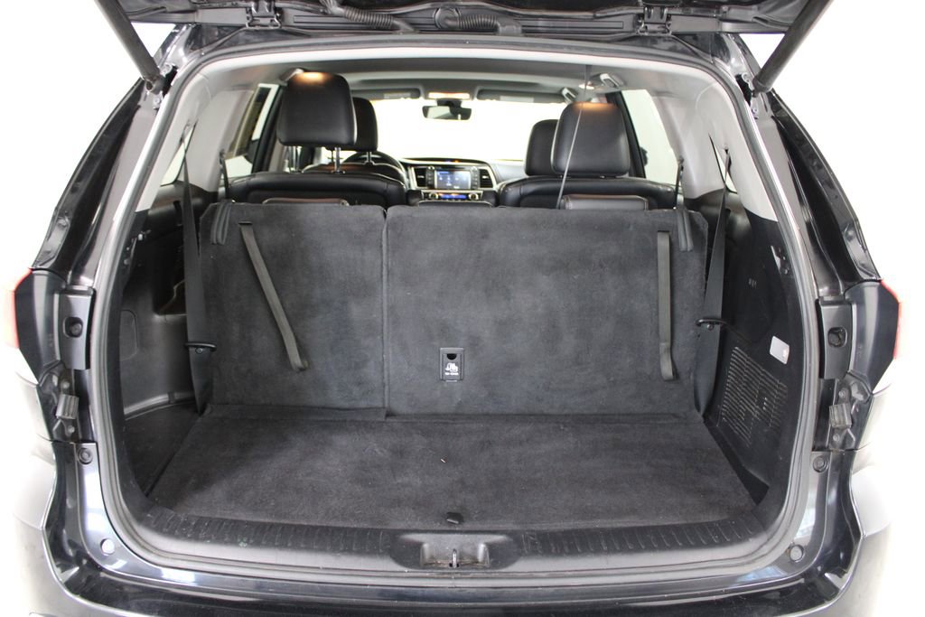 Used 2017 Toyota Highlander XLE image 14