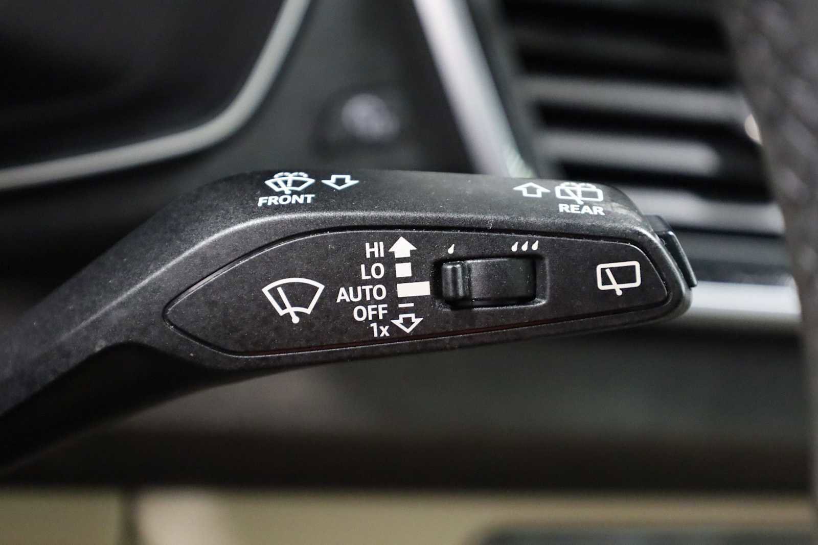 Used 2023 Audi Q5 2.0T Premium Plus w/ Premium Plus Package image 28