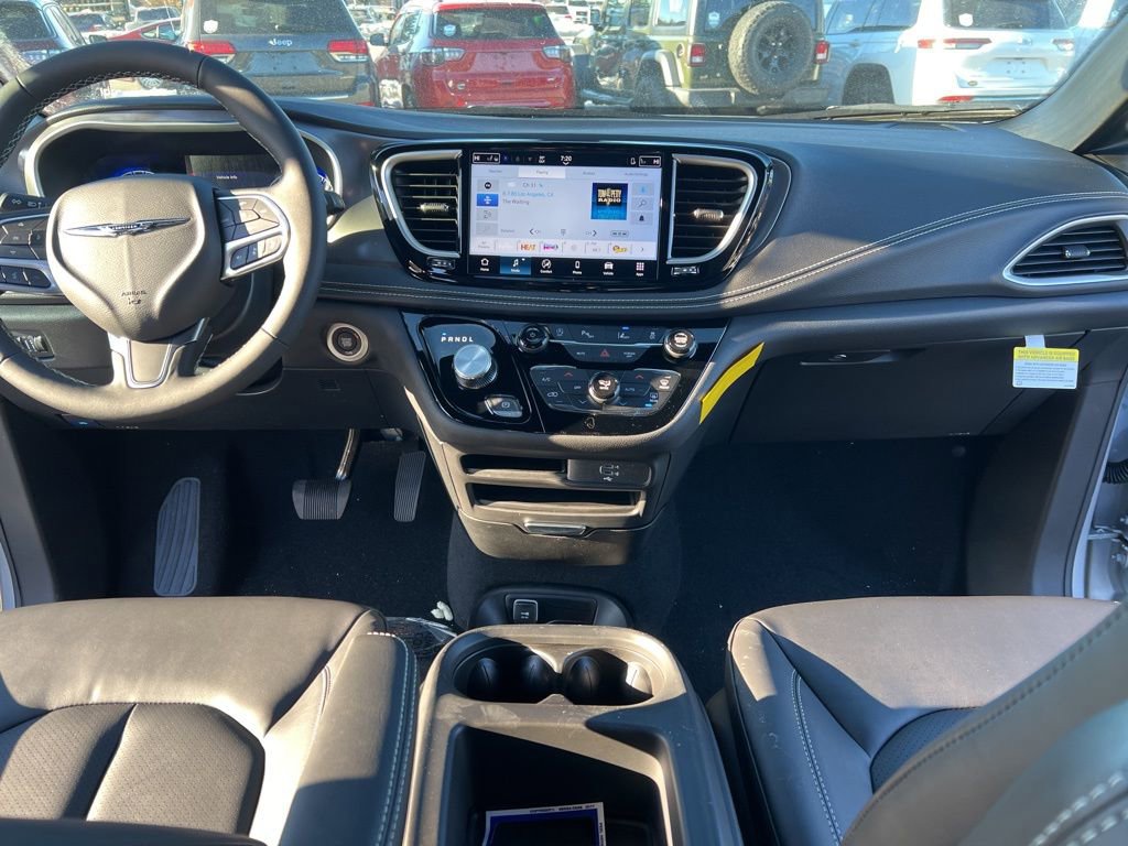 New 2026 Chrysler Pacifica Select FWD image 22