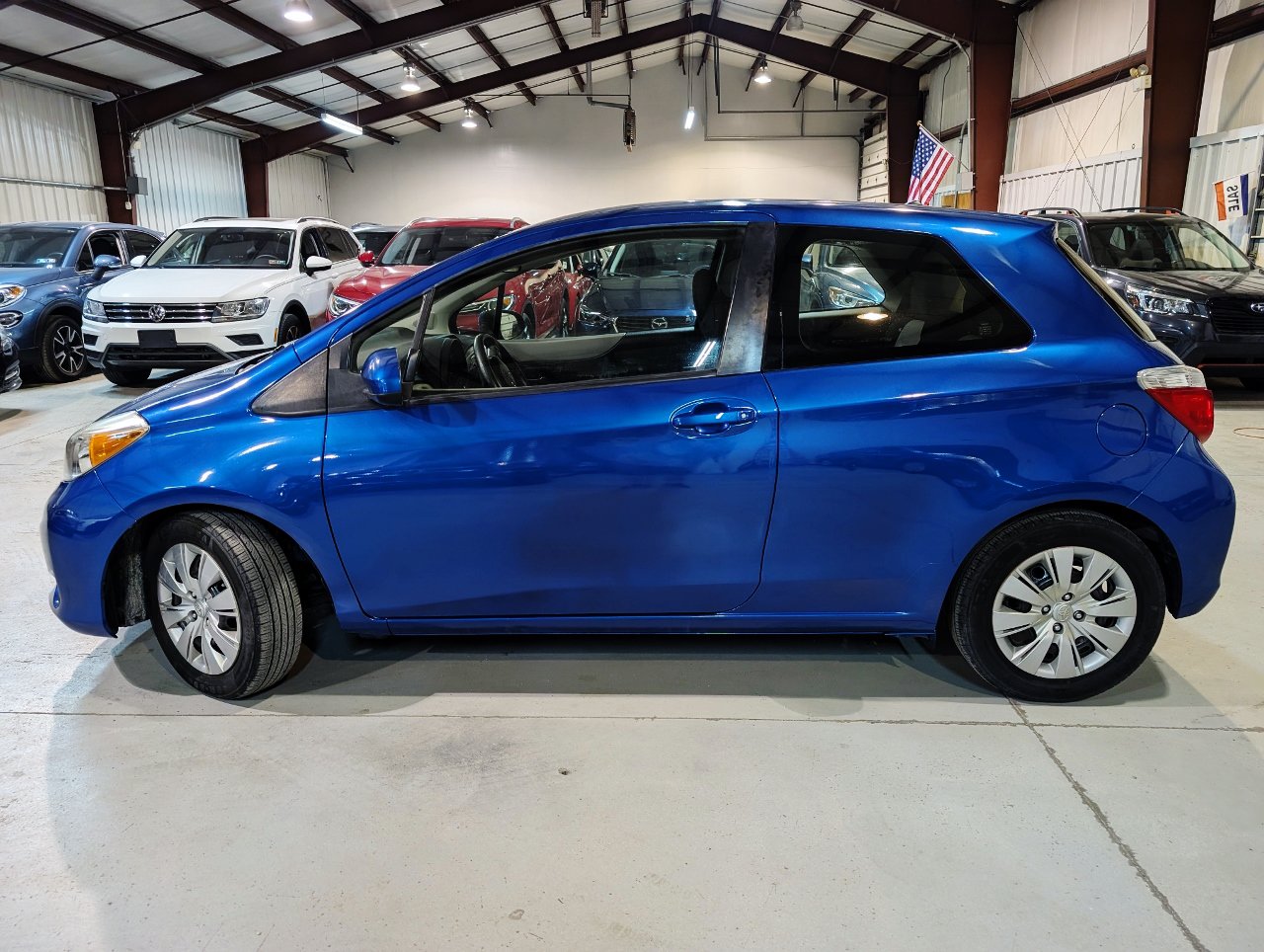 Used 2014 Toyota Yaris LE FWD image 3