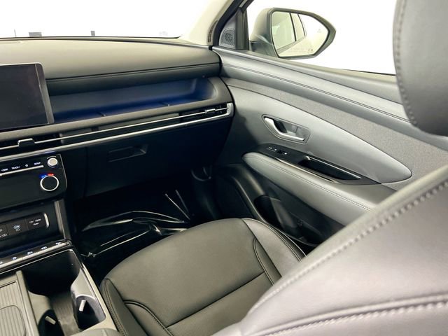 Used 2025 Hyundai Tucson Limited AWD/4WD image 32