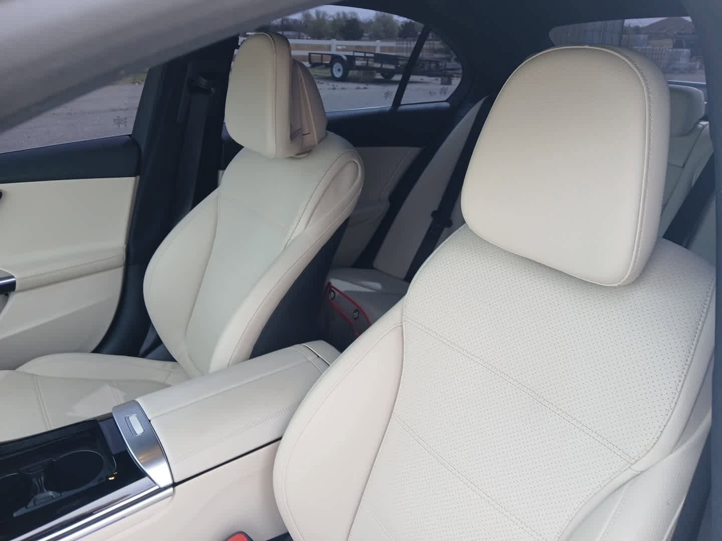Used 2025 Mercedes-Benz C 300 Sedan image 18