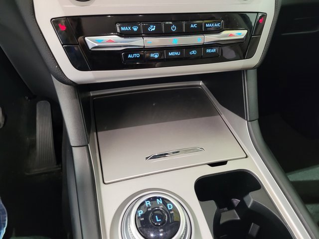 Used 2022 Ford Explorer XLT image 33