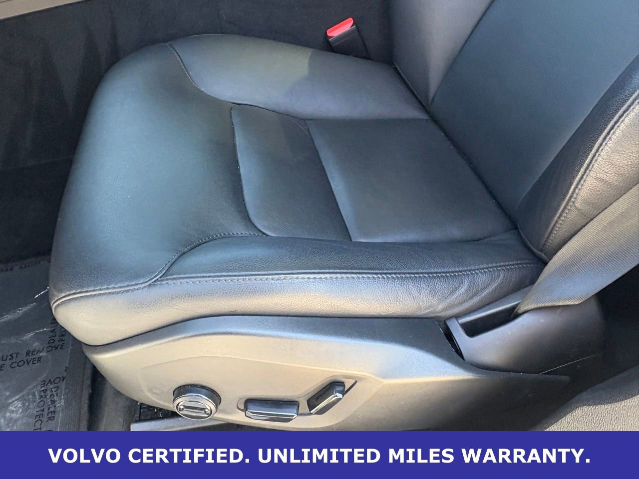 Certified 2025 Volvo XC60 B5 Core AWD/4WD image 29