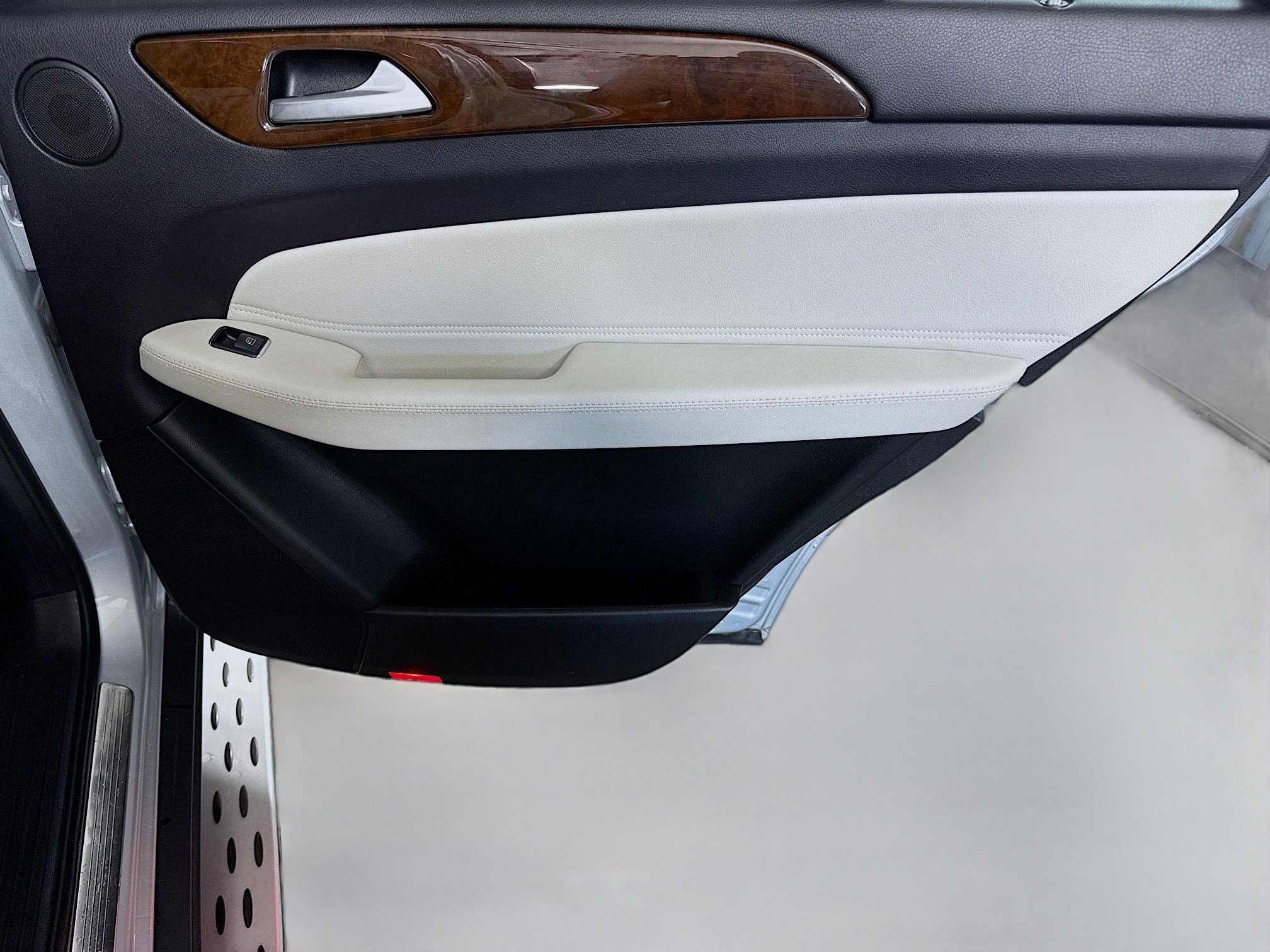 Used 2019 Mercedes-Benz GLS 450 4MATIC image 28