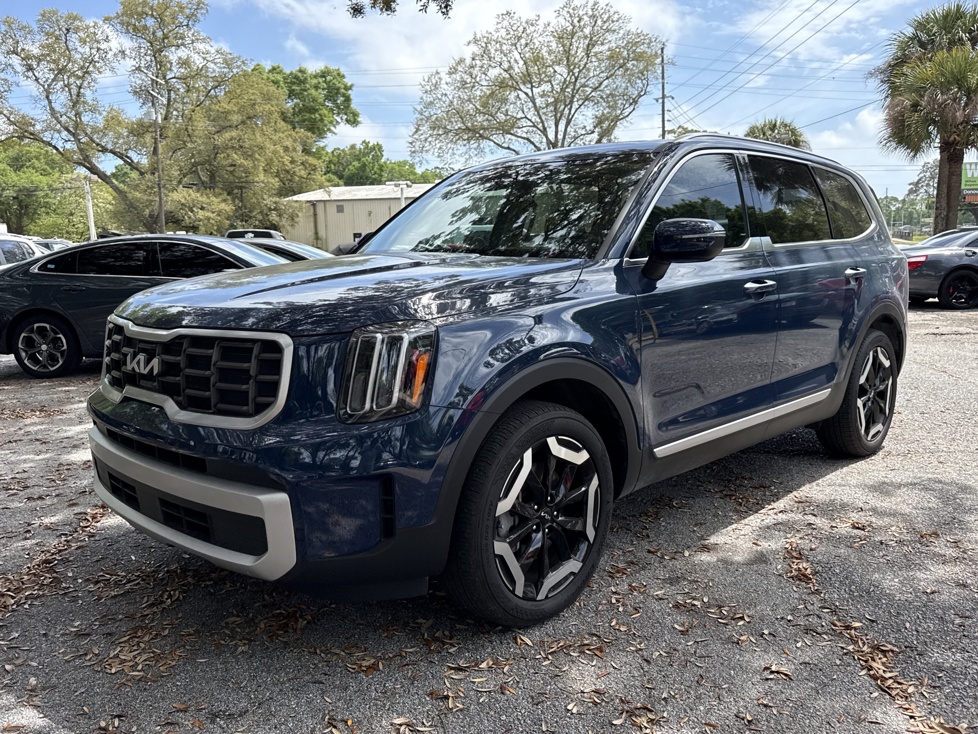 Used 2025 Kia Telluride S image 1