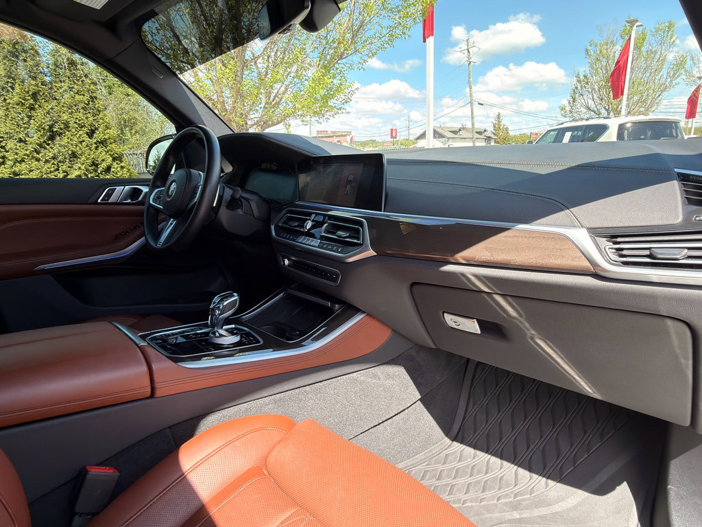 Used 2022 BMW X5 sDrive40i w/ M Sport Package image 14
