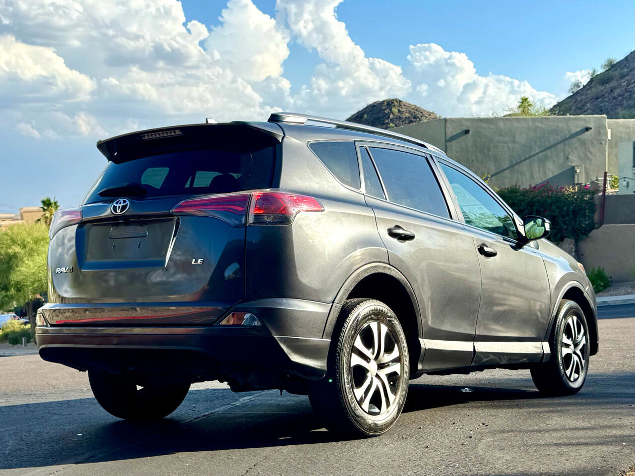 Used 2018 Toyota RAV4 LE w/ Carpet Mat Package image 4