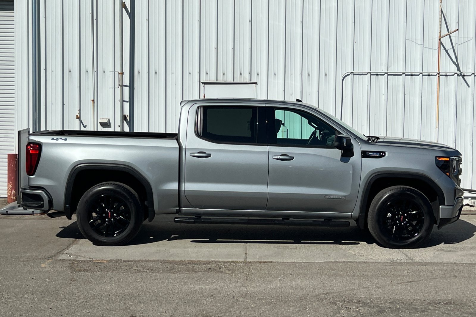 Used 2026 GMC Sierra 1500 Elevation w/ Elevation Premium Package AWD/4WD image 3