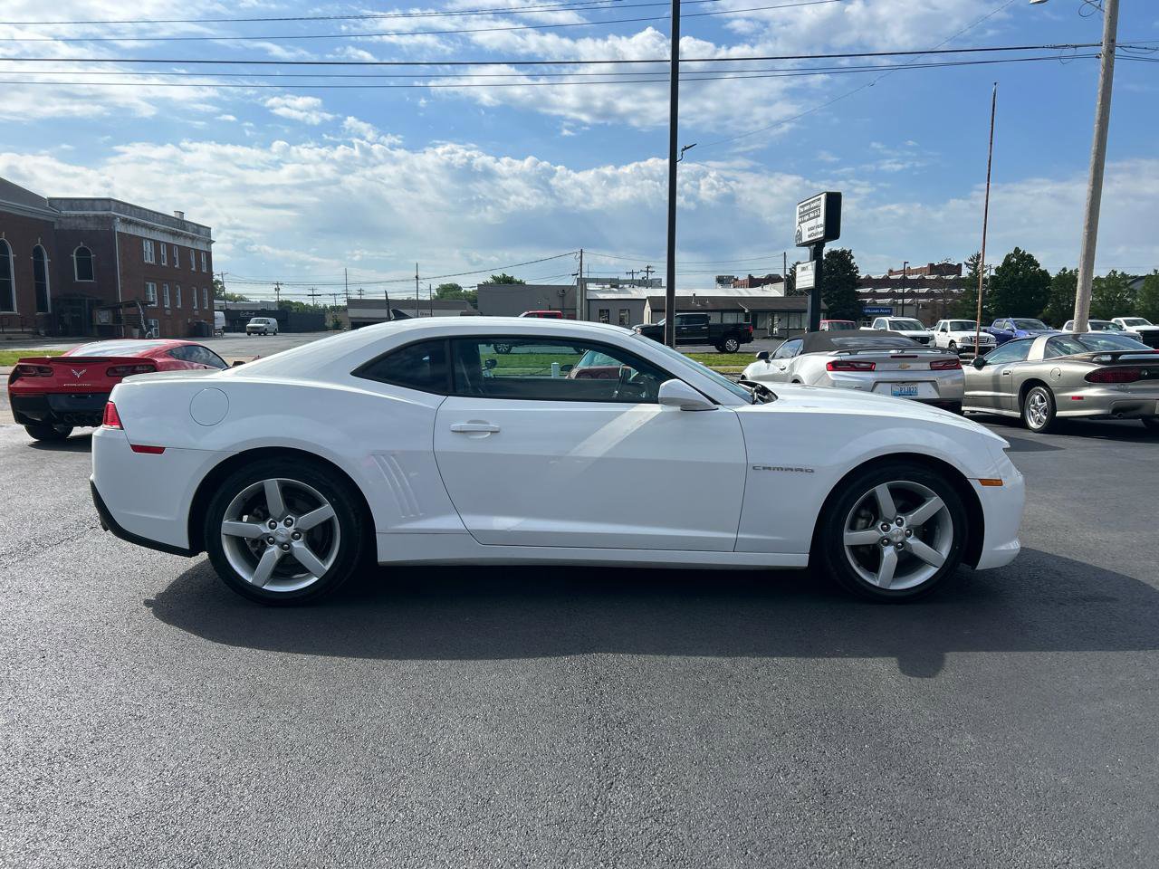 Used 2015 Chevrolet Camaro LT RWD image 4
