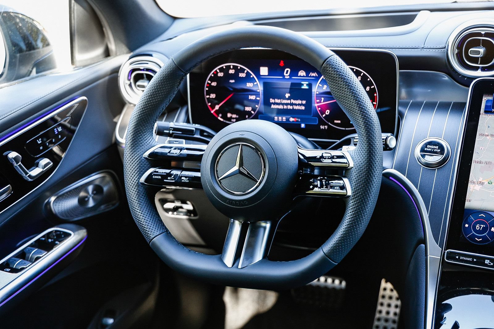 Used 2025 Mercedes-Benz GLC 300 4MATIC image 13