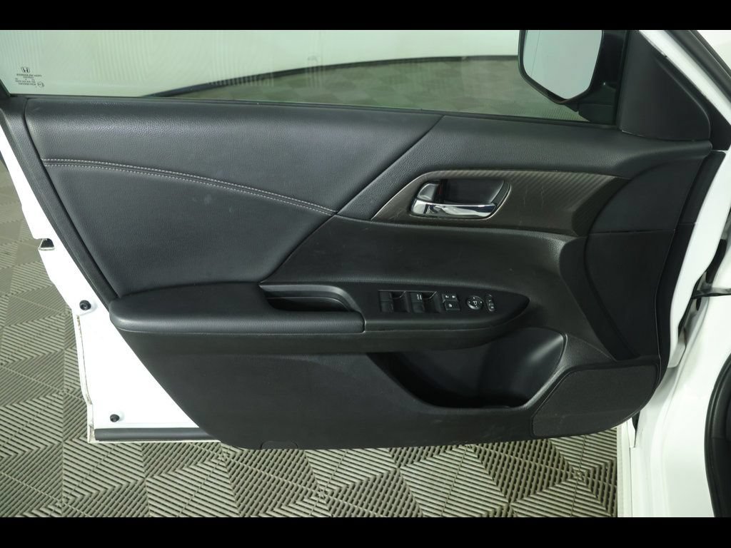 Used 2016 Honda Accord Sport image 15