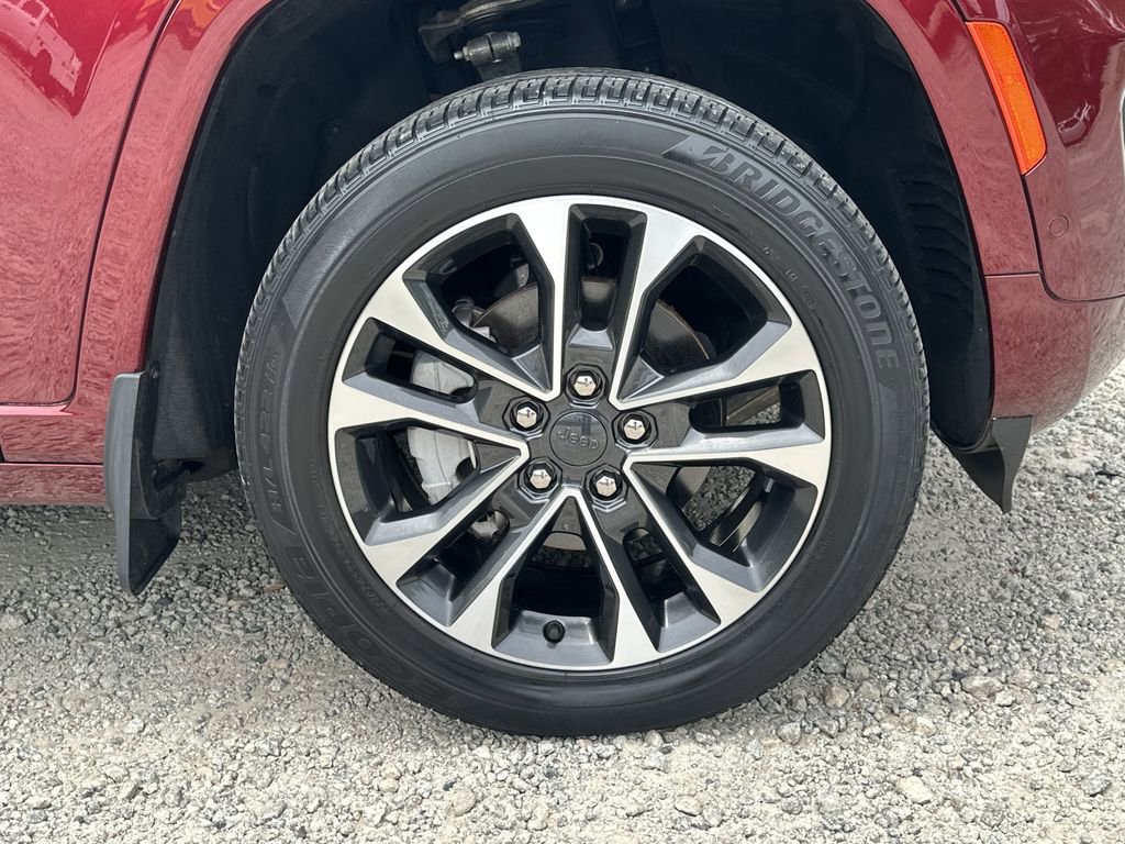 Used 2023 Jeep Grand Cherokee Overland RWD image 13