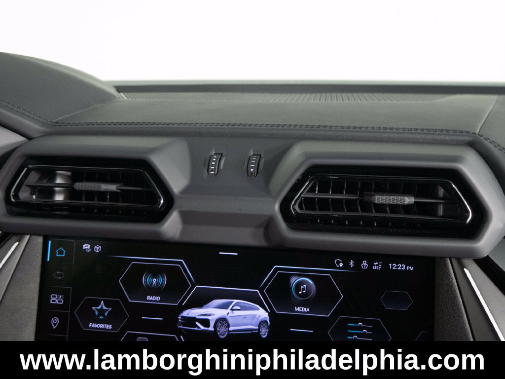 Used 2025 Lamborghini Urus S AWD/4WD image 33