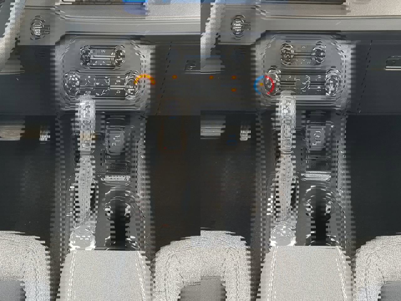 New 2025 Ford Bronco 4-Door image 17