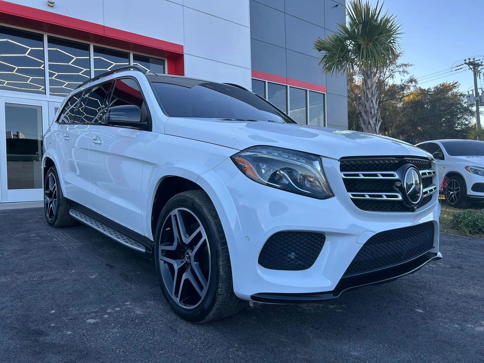 Used 2019 Mercedes-Benz GLS 550 4MATIC image 3