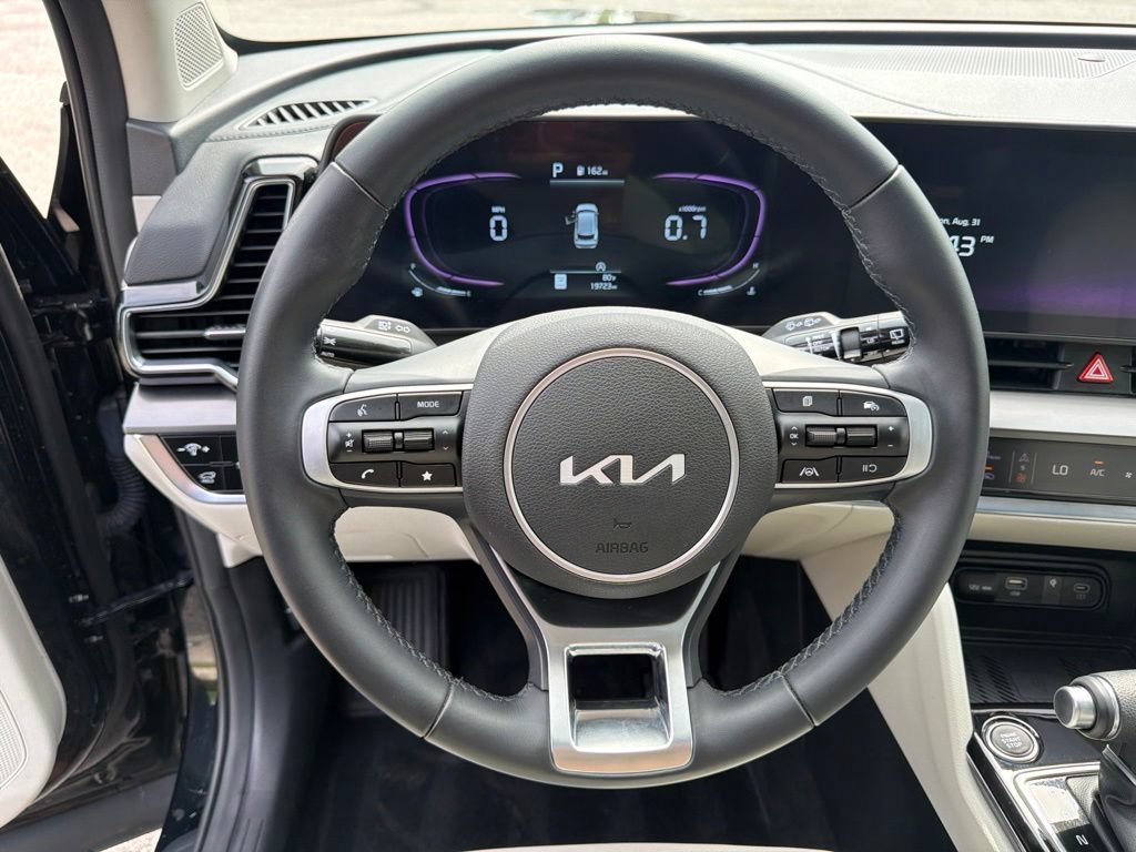 Certified 2025 Kia Sportage EX w/ Premium Package AWD/4WD image 17