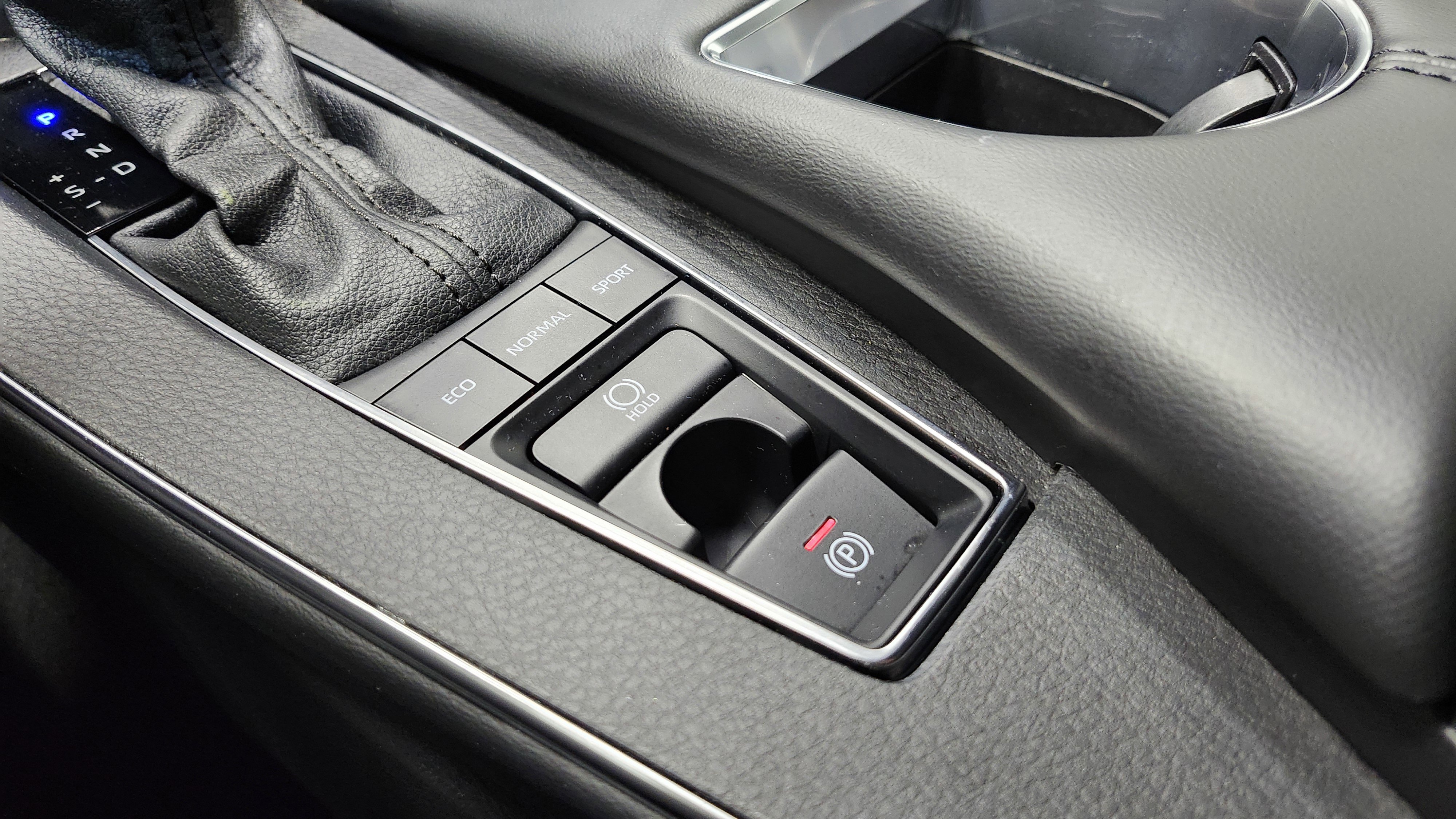 Used 2022 Toyota Avalon XLE image 9