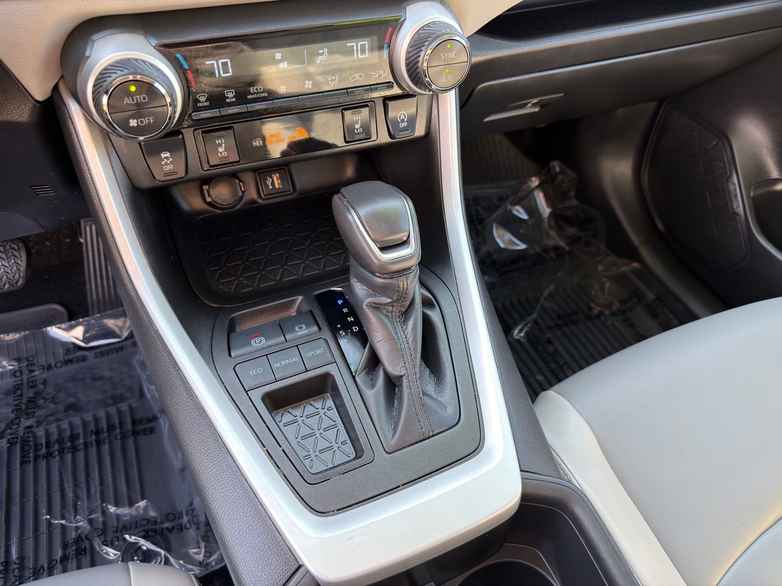 Used 2023 Toyota RAV4 XLE Premium image 26